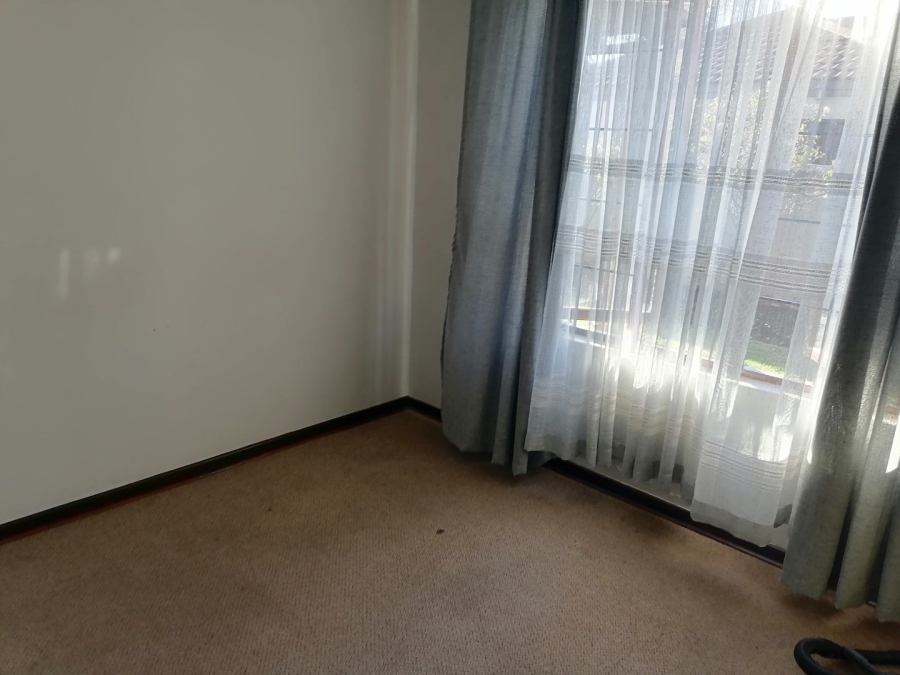 2 Bedroom Property for Sale in Langenhovenpark Free State